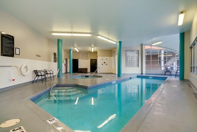 Photo - Fountain Court