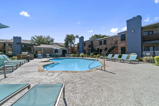 Poolside - Creekside on the Green