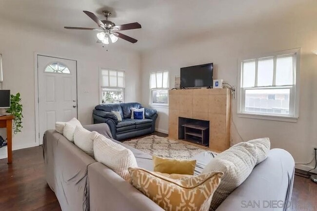 Photo - 3891 Superba St