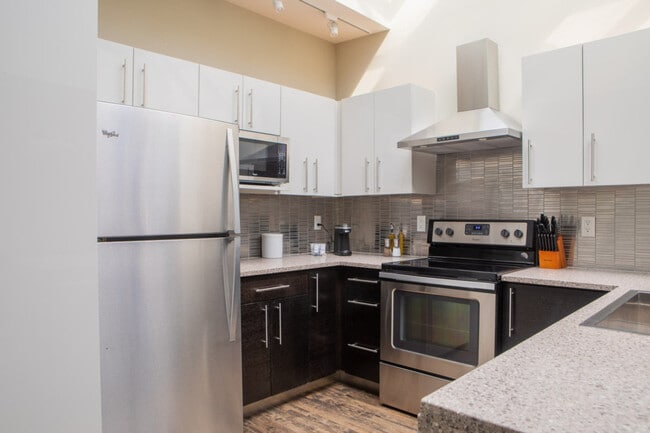 Photo - 225 E Michigan St Unit ID1379039P