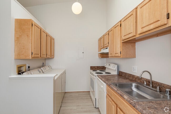 1BR, 1BA-629SF - Manassas Meadows Apartments