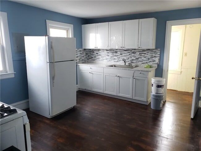 Photo - 142 Pocasset Ave