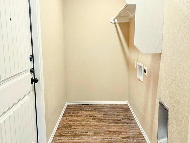 Photo - 3411 E 17th St