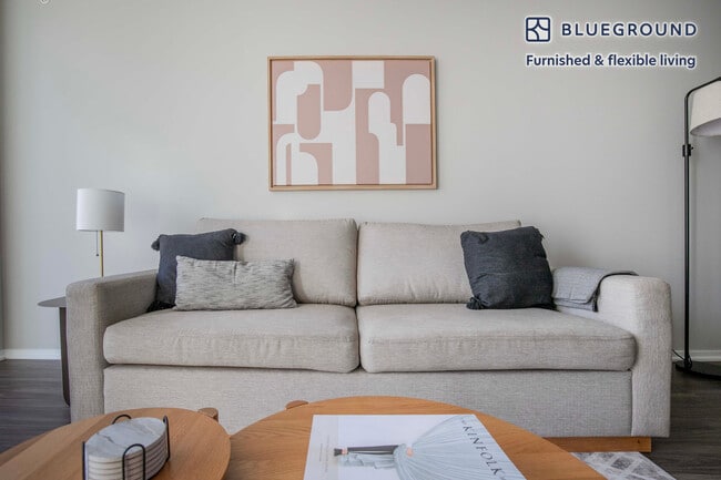 Photo - 200 E Illinois St Unit SI FL13-ID996