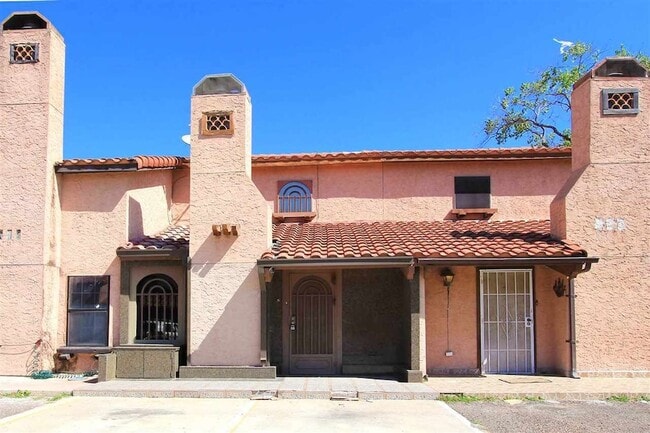 Building Photo - 5500 McPherson Rd Unit 29