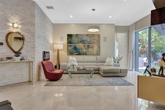 Photo - 1529 Shoreline Way