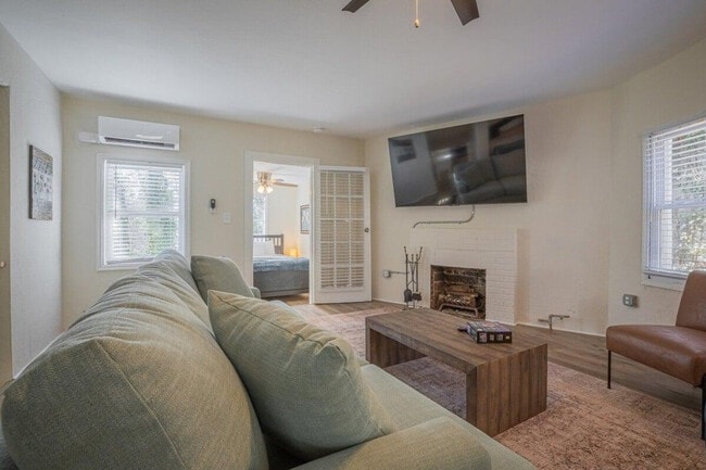 Building Photo - 838 Bobbin Mill Rd Unit ID1302848P