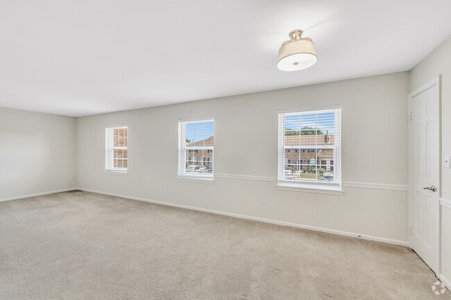Peyton - 1BR, 1BA - 979SF - Living Room - Haygood Halls