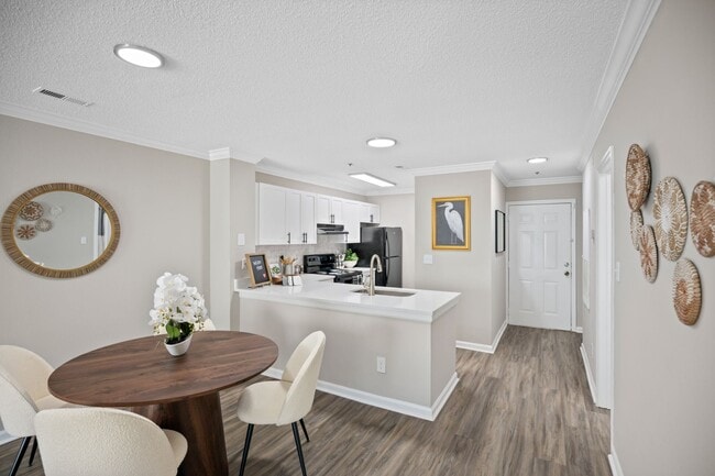 Photo - Northlake Apartments