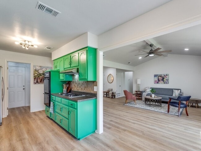 Photo - 2310 Oakwood Ln