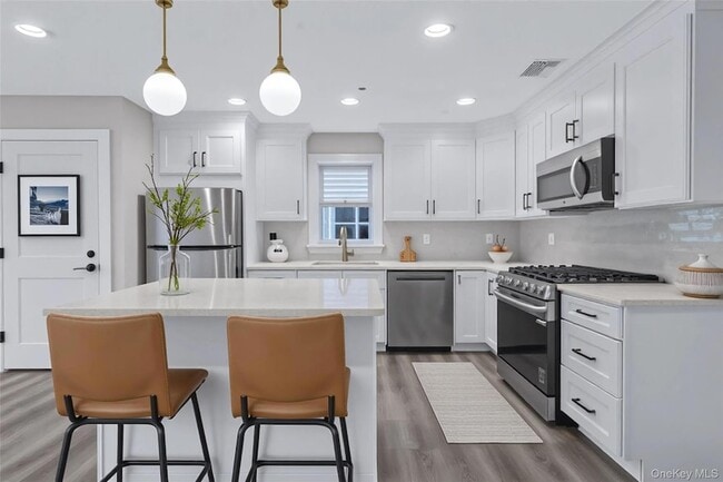 Building Photo - 110 School St Unit 1