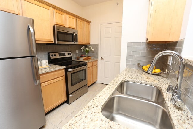 2BR, 2BA - 1069 SF - Kitchen - Brighton 3050