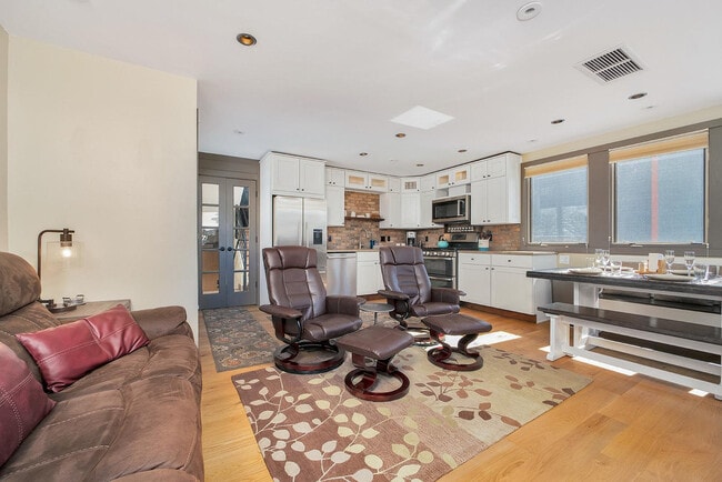 Photo - 747 W Pacific Ave Unit ID1324997P