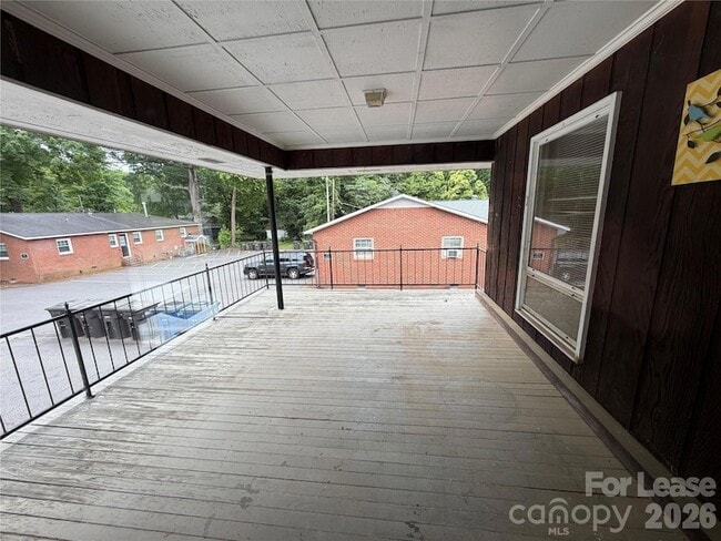 Photo - 646 E Broad St