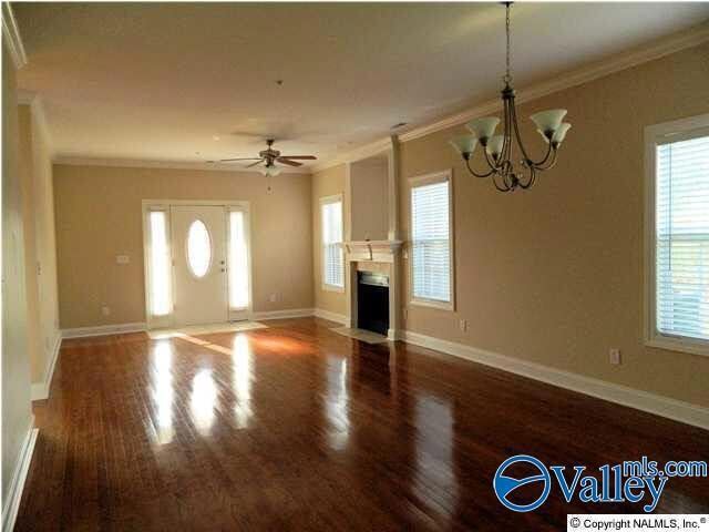 Photo - 315 Cork Alley