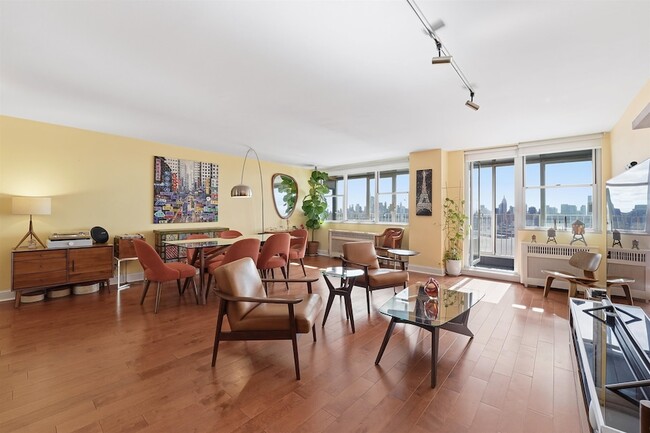 Photo - 6040 JFK Blvd E