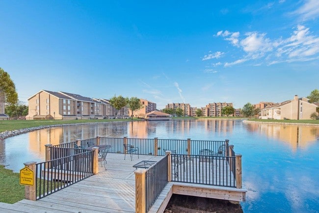 Building Photo - Regency Lakeside Apartment Homes