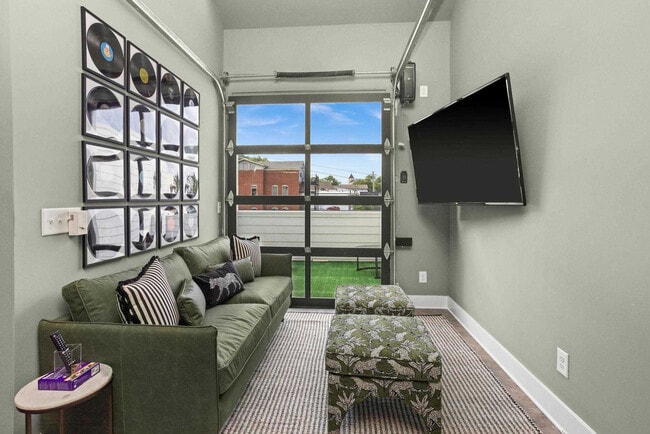 Photo - 772 E Argyle Ave Unit ID1312337P