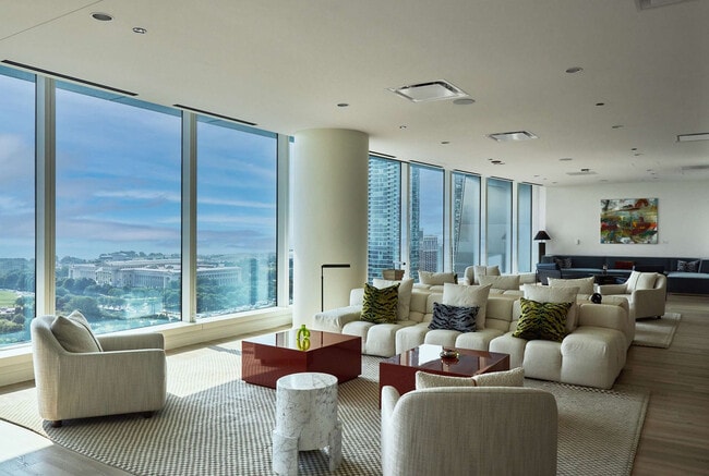 Building Photo - 1000 S Michigan Ave Unit SI FL43-ID1252672P