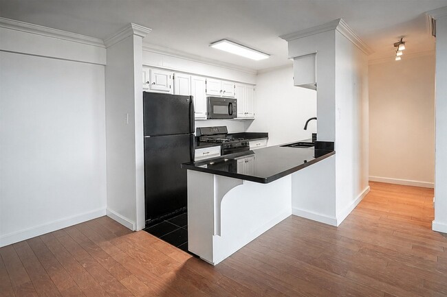 Photo - 3883 Turtle Creek Blvd Unit 1203