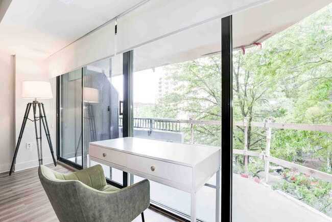 Photo - 1550 Clarendon Blvd Unit ID1024646P