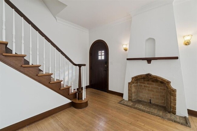 Photo - 1905 N Brauer Ave