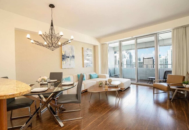 Building Photo - 1395 Brickell Ave Unit FL32-ID1328104P