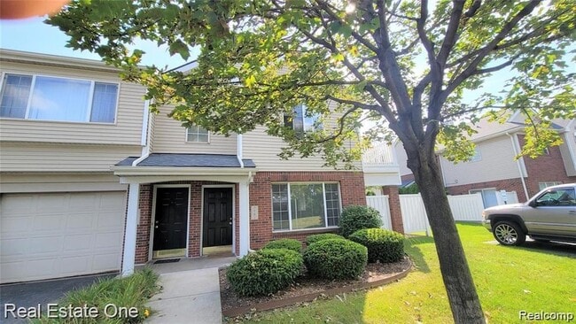 Building Photo - 3581 Reeves Dr