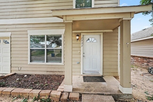 Photo - 1733 Vineridge Ln