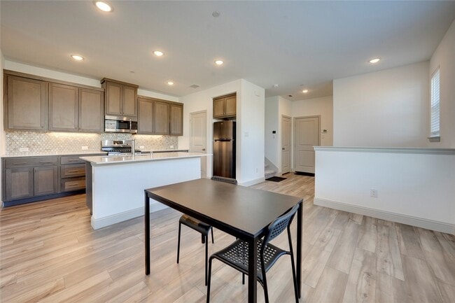 Building Photo - 3516 Zellwood Ln
