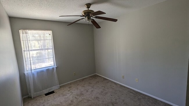 Photo - 901 Olmstead Dr