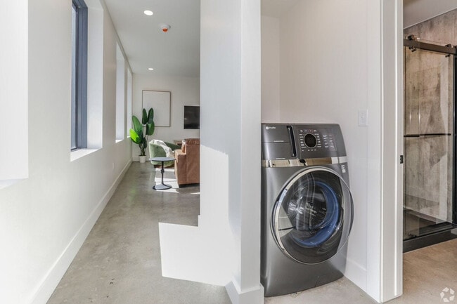 Photo - 112 W 4th St Unit ID1335127P