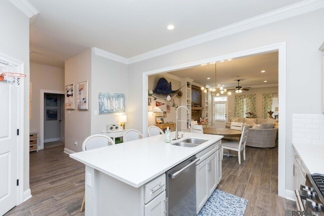 Photo - 6211 Lake Edge Dr