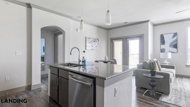 Photo - 12500 Shadowglen Trce Unit 4102