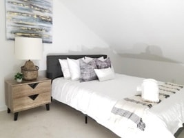 Photo - Chateau Lakeside