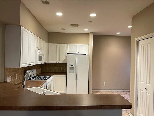 Photo - 63 Scarlet Woods Ct