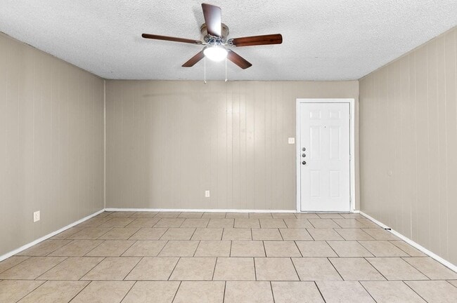 Photo - 1611 Jones St