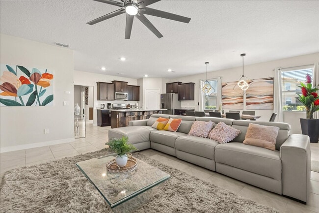 Building Photo - 7850 Oak Reflection Lp Unit SI FL1-ID1516265P