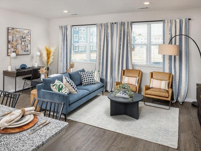 Photo - 3520 Pinetree Grv Ln Unit 6-303