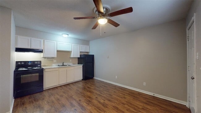 Photo - 500 Foch St Unit 11