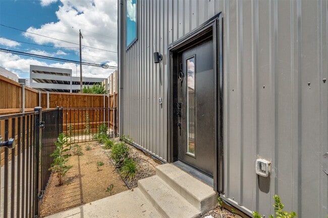 Photo - 1612 Grigsby Ave Unit 103