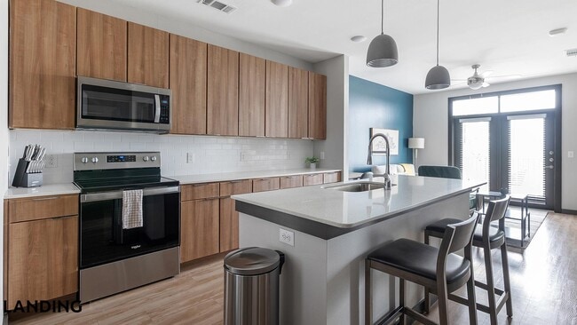 Photo - 3875 Burnham Unit 1208