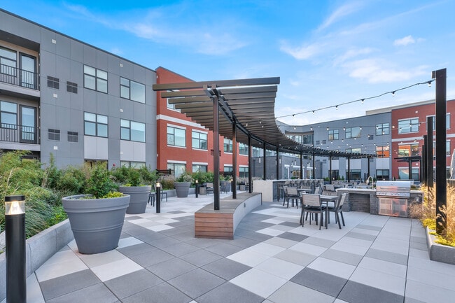 Amenities Deck - 34 Eden
