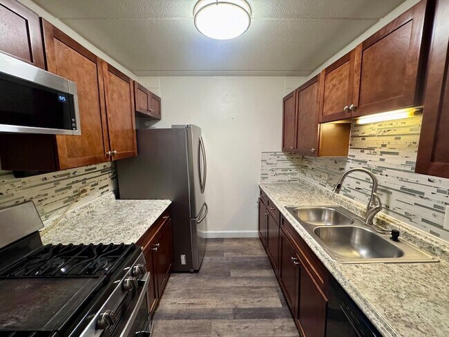 Photo - 270 Shorewood Dr Unit GA