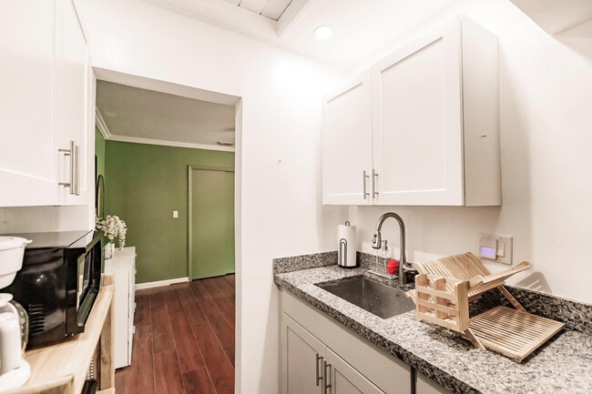 Photo - 2108 Hollywood Blvd Unit ID1010592P