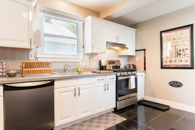 Photo - 170 Vassall St Unit SI FL1-ID1328026P