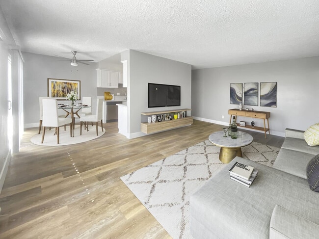 Building Photo - Summit La Crescenta