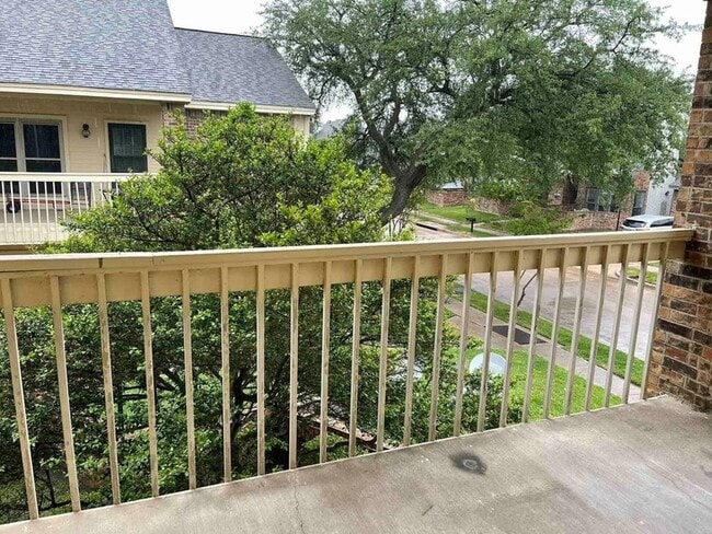 Photo - 3110 Devonshire Dr Unit 216