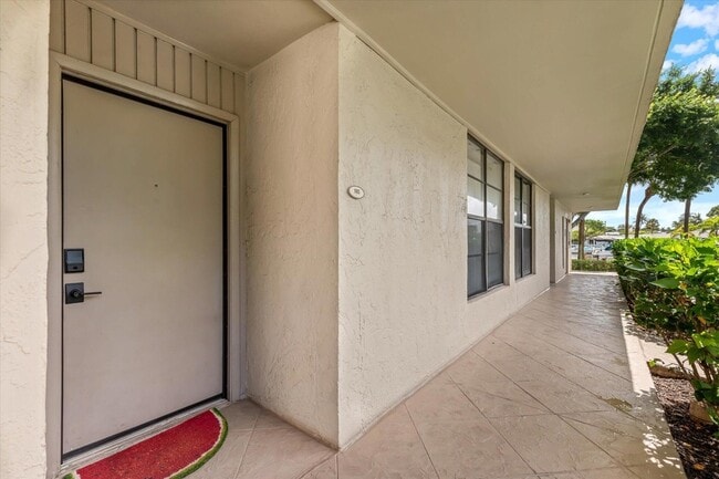 Photo - 21 Royal Palm Way Unit 1050