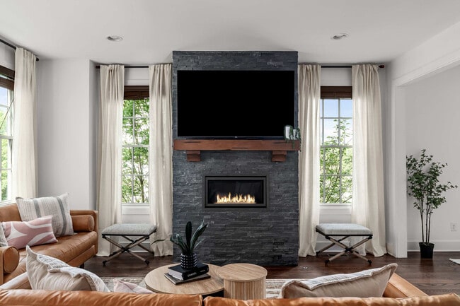 Building Photo - 1015D 12th Ave S Unit ID1097593P